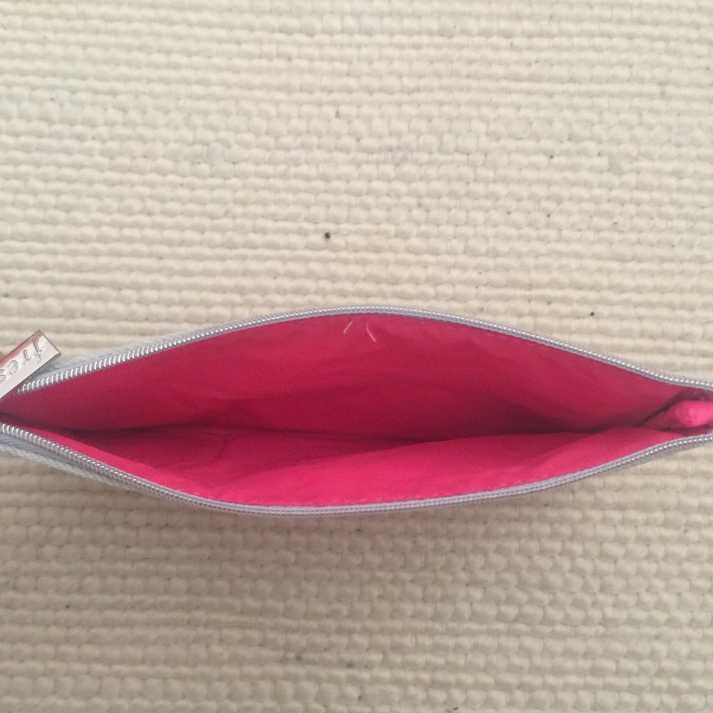Fresh - 🍬 Cosmetic Pouch - Picture 4 of 5